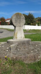 La stèle de Gilbratar marque le point de réunion de trois chemins de Saint (...)