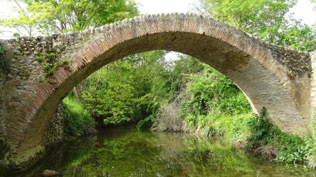 Les ponts enjambent les siècles